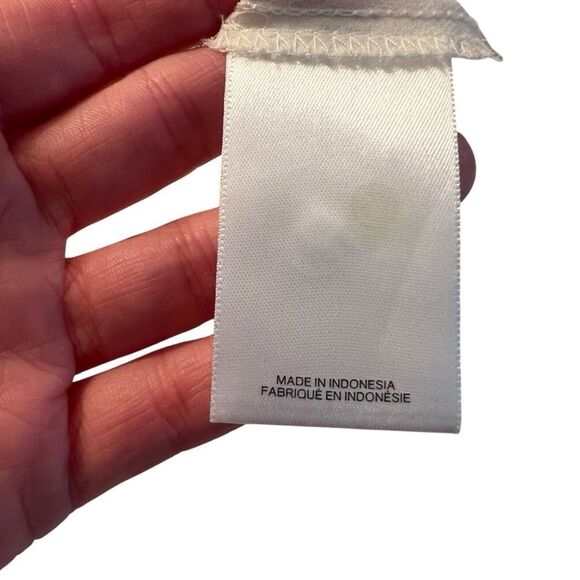 Express off white floral patterned Blouse. Size medium - Picture 5 of 6